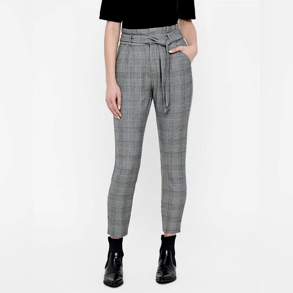 VERO MODA Black and WhitePlaid Paperbag Waist Pants with Belt